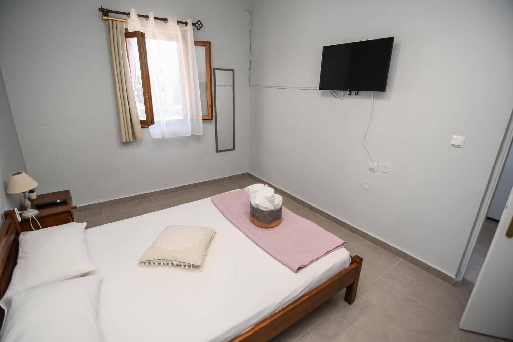 Rose Garden Apartments Митикас Экстерьер фото